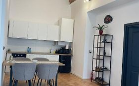 Central Apartment With 2 Bedrooms And 2 Bathrooms